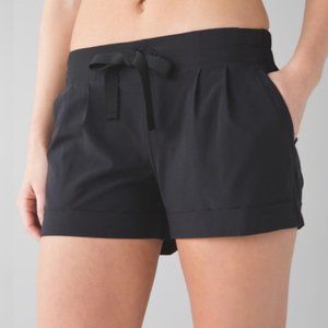 Lululemon Spring Break Away Short II Black